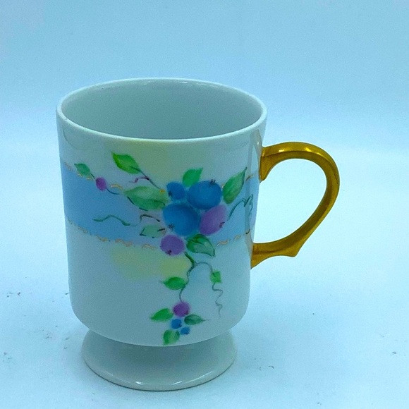 Three Vintage Hand Painted Footed Mugs - Picture 10 of 12